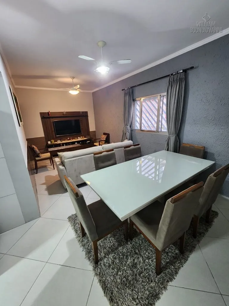 Foto do imóvel Casa de esquina incrível à venda no Balneário Maracanã - Praia Grande em Maracanã, Praia Grande - SP