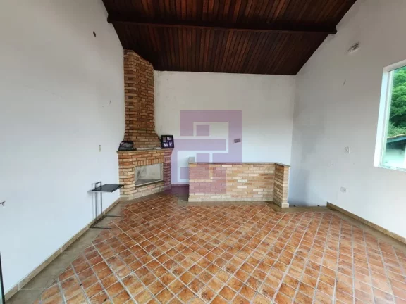 Imagem Excelente Casa à Venda em Guaiúba, Guarujá - 3 Dormitórios, Suíte e 4 Vagas de Garagem