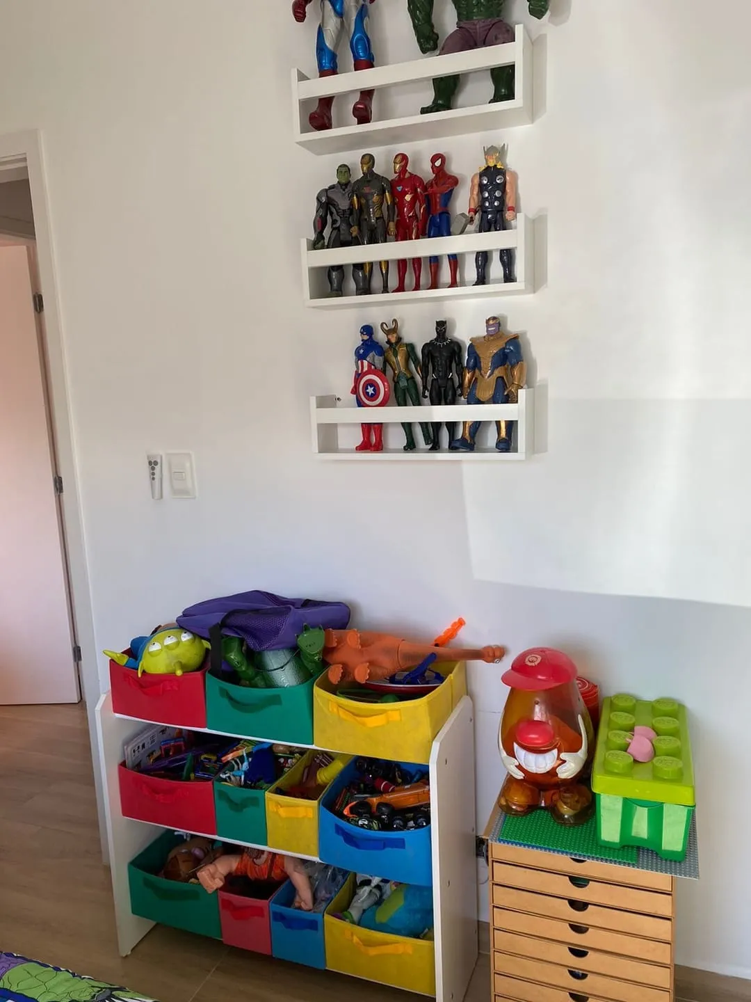 Imagem Casa à venda 3 Quartos, 1 Suite, 4 Vagas, 250M², Crispim, Pindamonhangaba - SP