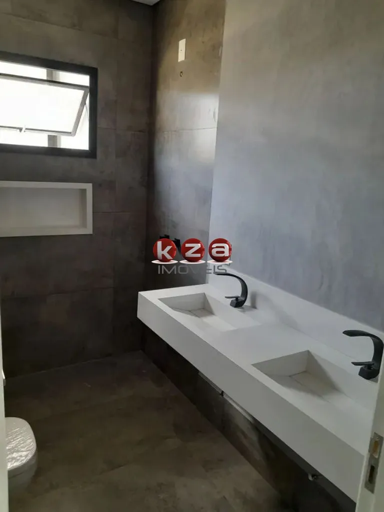 Imagem Luxuosa Casa em Condomínio à Venda em Valinhos-SP, Bairro Le Village 3 Quartos, 3 Suítes, 2 Salas, 5 Banheiros, 2 Vagas, 230m².