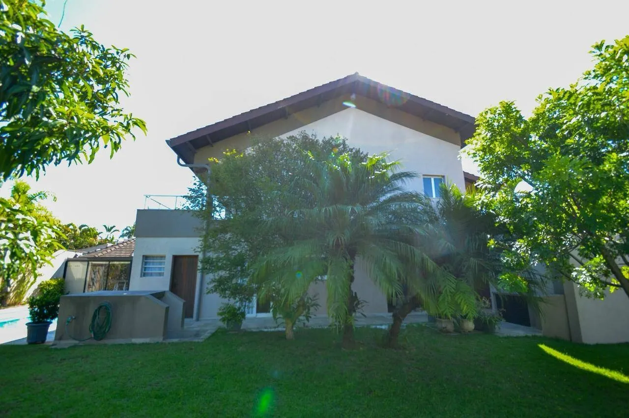 Imagem Luxuosa Casa com 4 Suítes à Venda em Alphaville - Santana de Parnaíba/SP