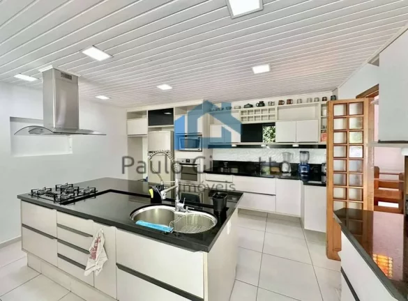 Imagem Linda Casa Avaranda à venda na Granja Viana