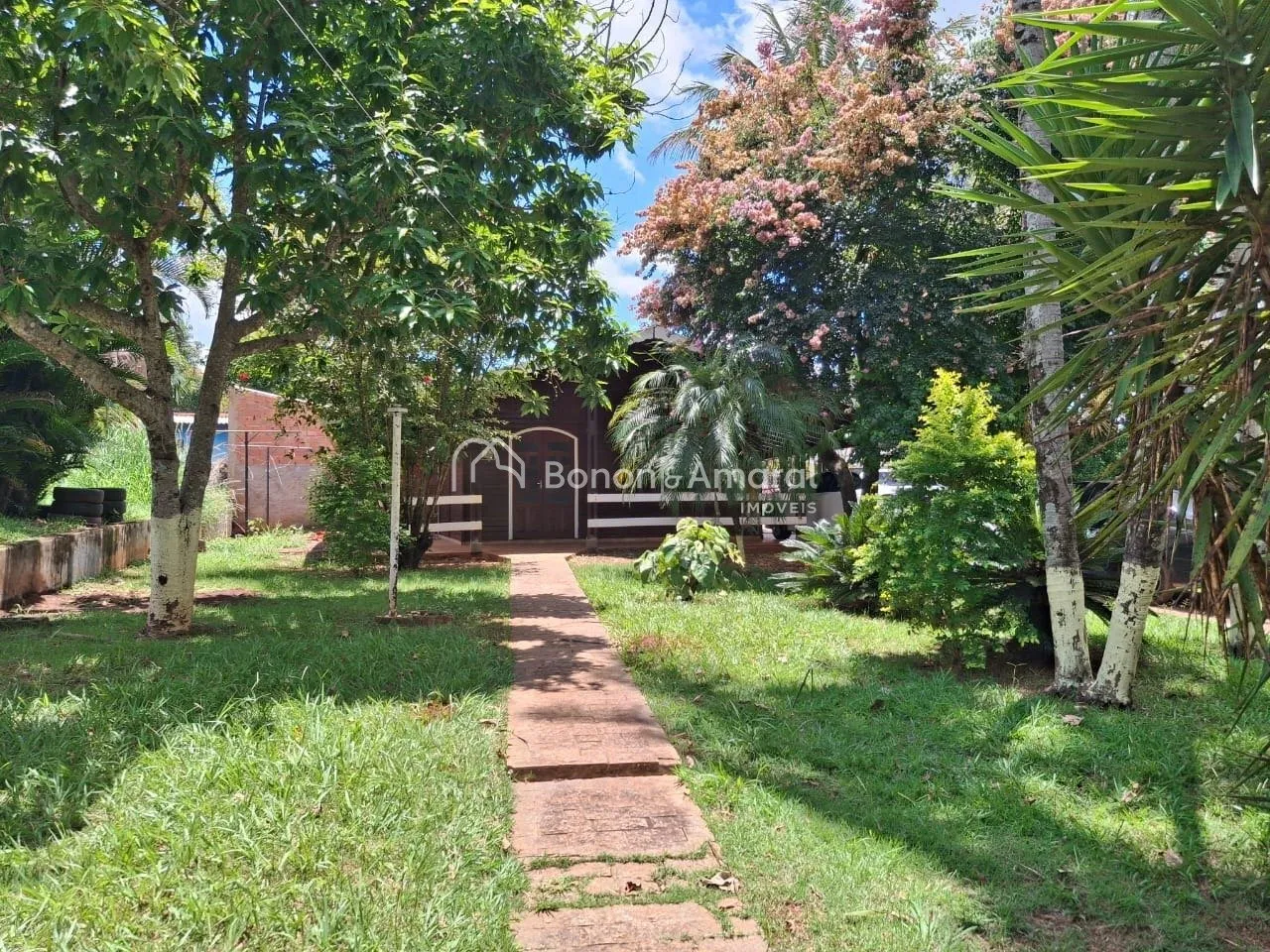 Imagem Espaço amplo com duas casas e lazer completo