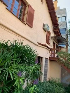 Imagem Casa 7 dormitórios 2 vagas de garagem no bairro Petrópolis