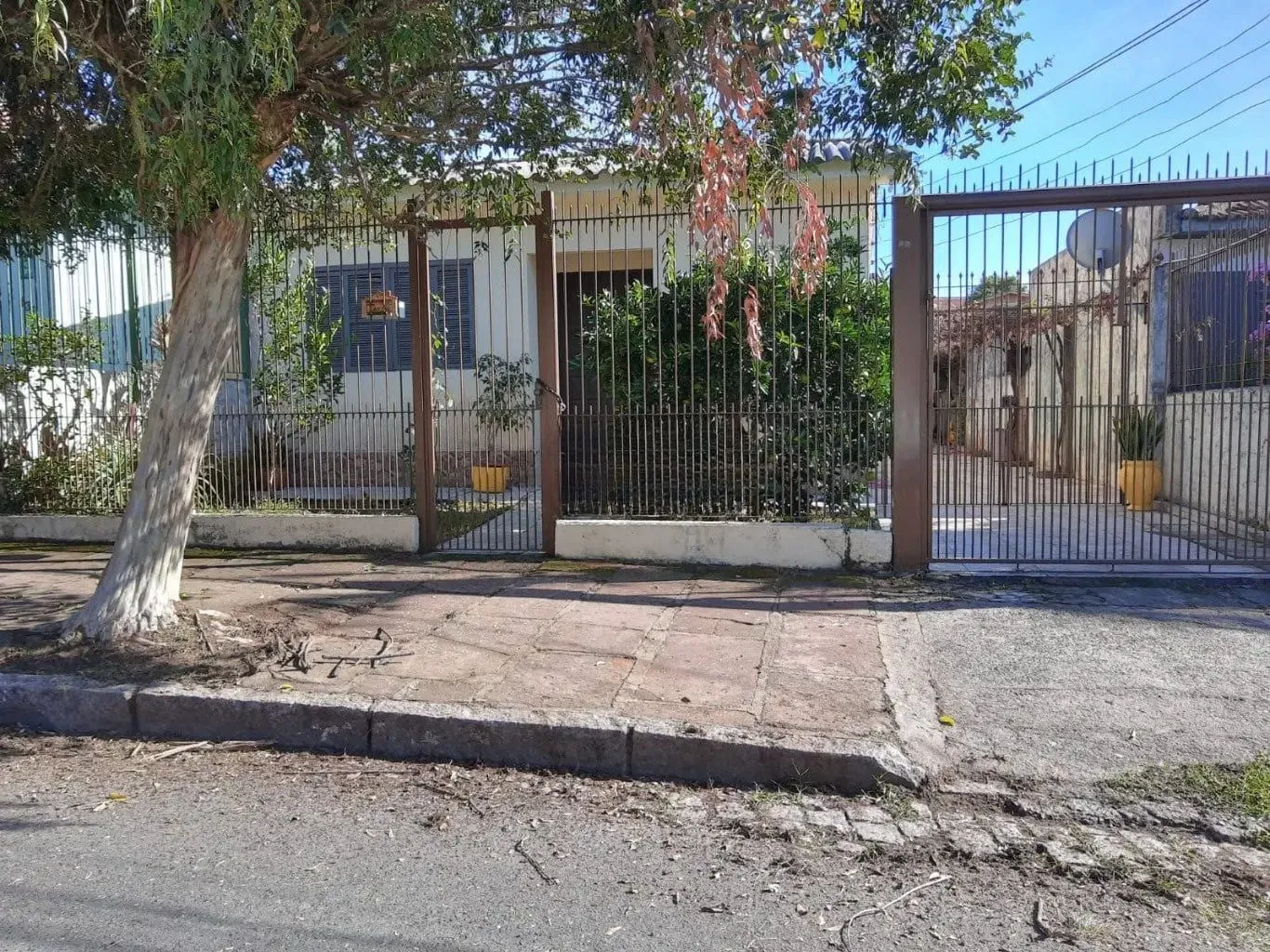 Imagem Casa com 2 dormitórios e 150m², no Bairro Jardim Sabará