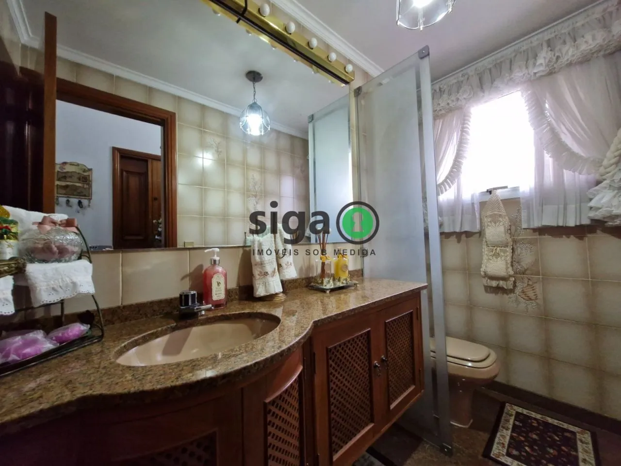 Imagem Casa de 5 dormitórios em condomínio no Real Parque