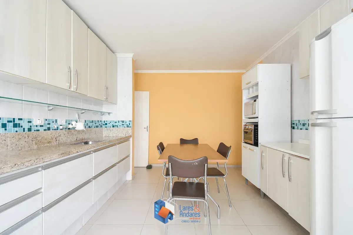 Imagem Casa para venda em Vila Monumento com 8 quartos, 200m²