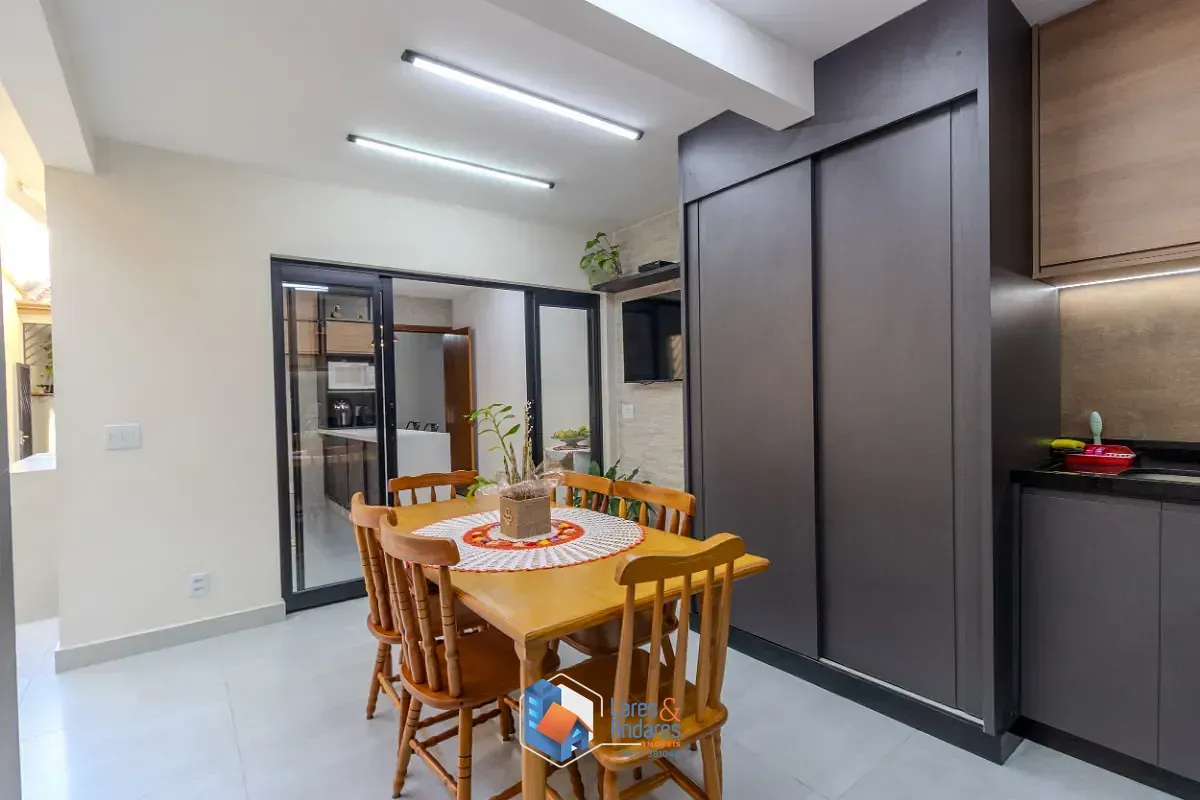 Imagem Sobrado para venda em Vila Nair com 3 quartos, sendo 1 suíte, 99m²