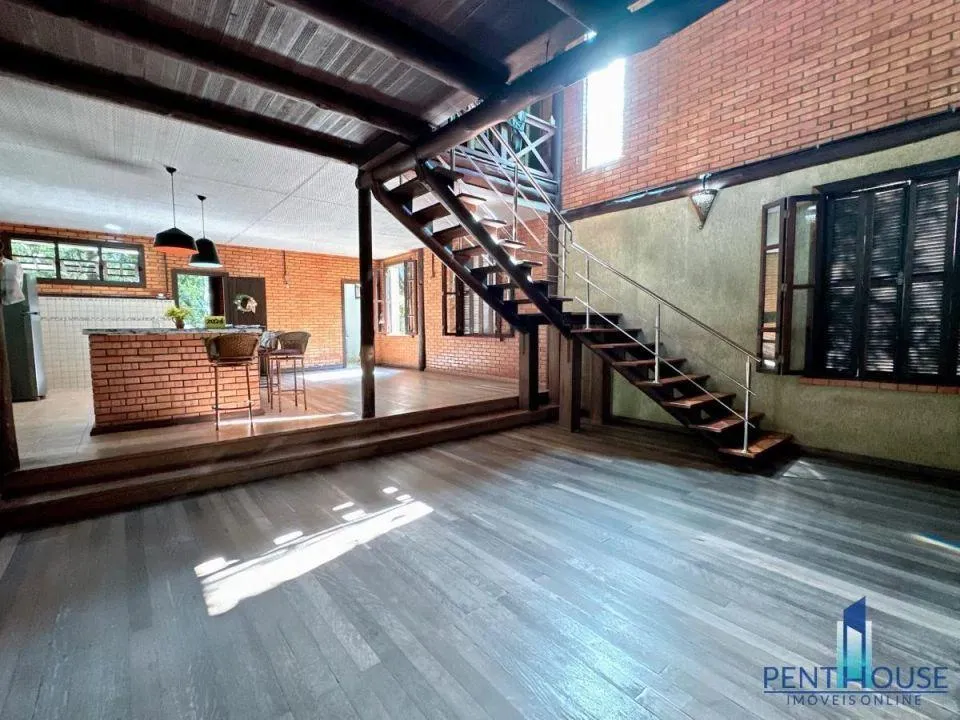 Imagem Casa para Venda em Balneário Camboriú, Praia do Estaleiro, 3 dormitórios, 1 suíte, 2 banheiros, 2 vagas
