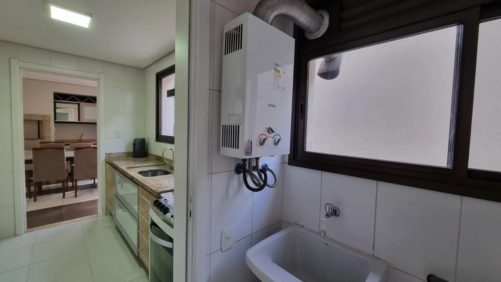 Imagem Apartamento dois dormitórios mobiliado, suíte, 86,41mq privativos, uma vaga escriturada, no bairro Higienópolis