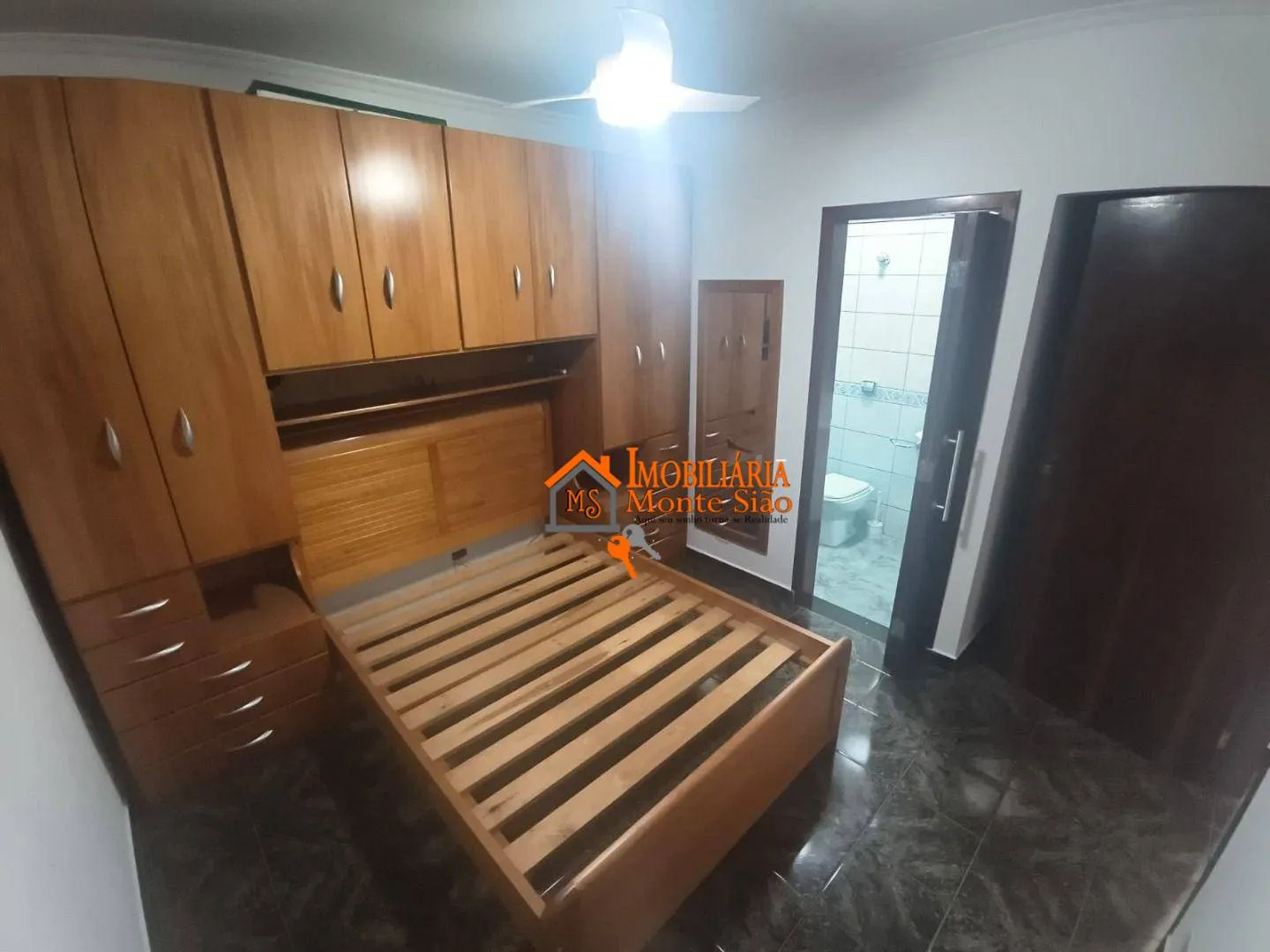 Imagem Sobrado à venda, 206 m² por R$ 830.000,00 - Jardim Valéria - Guarulhos/SP