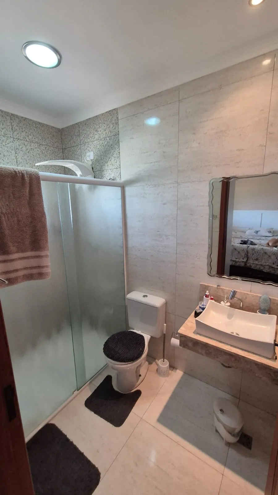 Imagem Casa Térrea com Piscina e Área Gourmet no Condomínio Village da Serra - 210m², 3 Dormitórios, 800m² de Terreno
