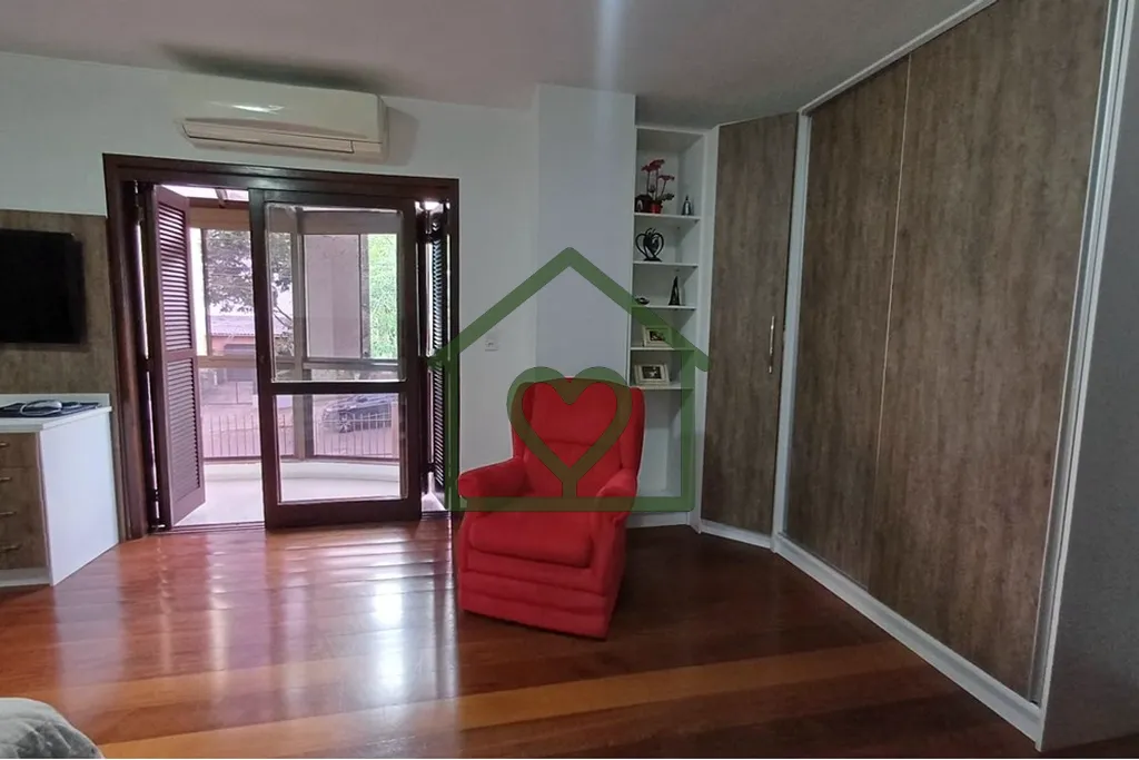 Imagem Localizada no acolhedor bairro Jardim do Salso, esta belíssima residência de 318 m² de área úti...