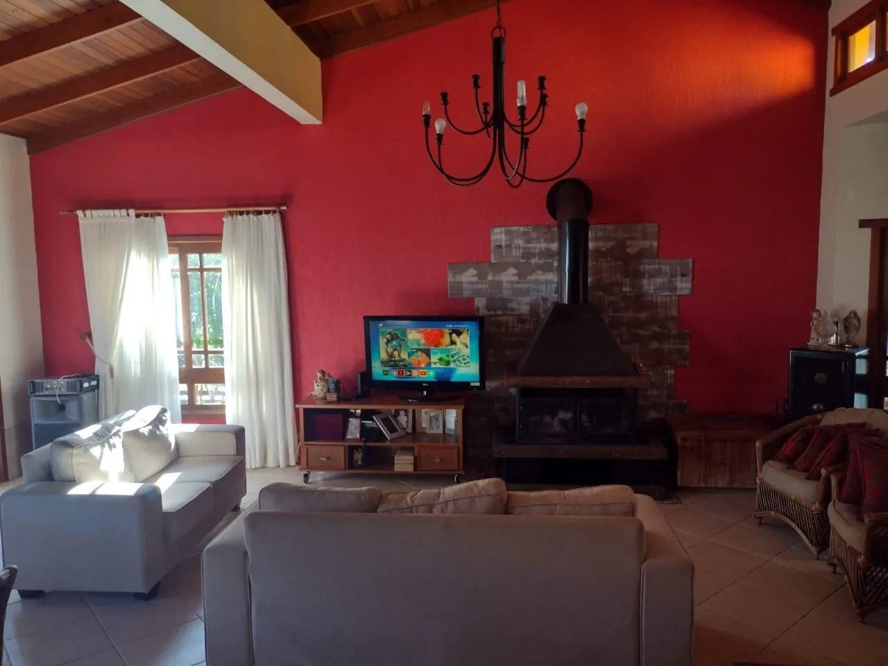 Imagem Casa para Venda - 693.6m², 5 dormitórios, sendo 3 suites, 4 vagas - Hípica
