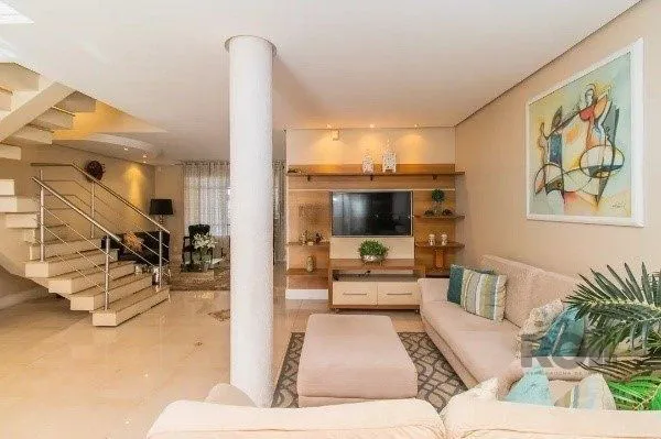 Imagem Casa impecável com 3 quartos (1 suíte) e 2 vagas cobertas,