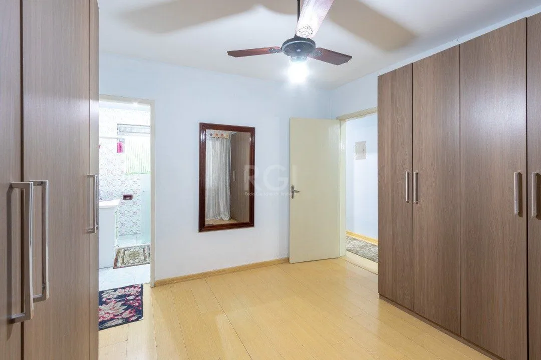 Imagem Casa para Venda - 160m², 3 dormitórios, sendo 2 suites, 3 vagas - Cristal