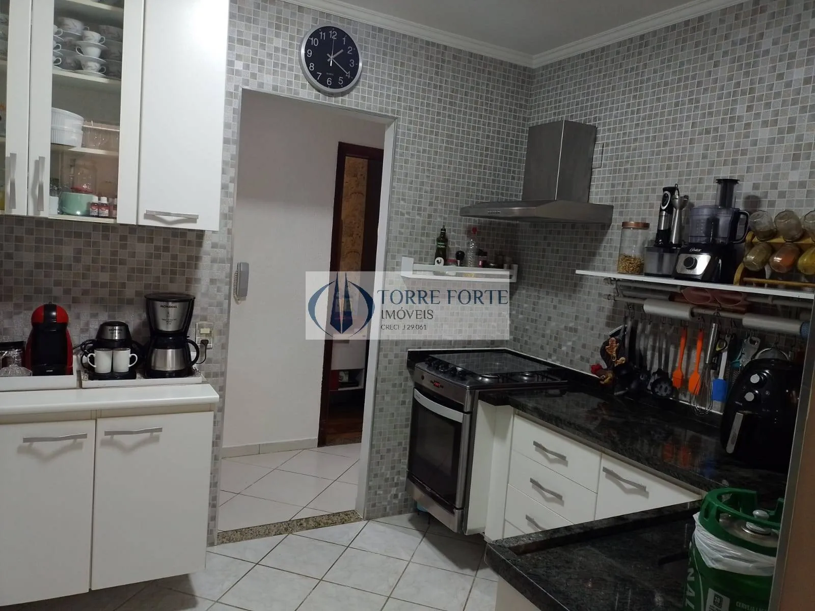 Imagem linda casa 3 dormitórios, com 2 vagas em ótima localização