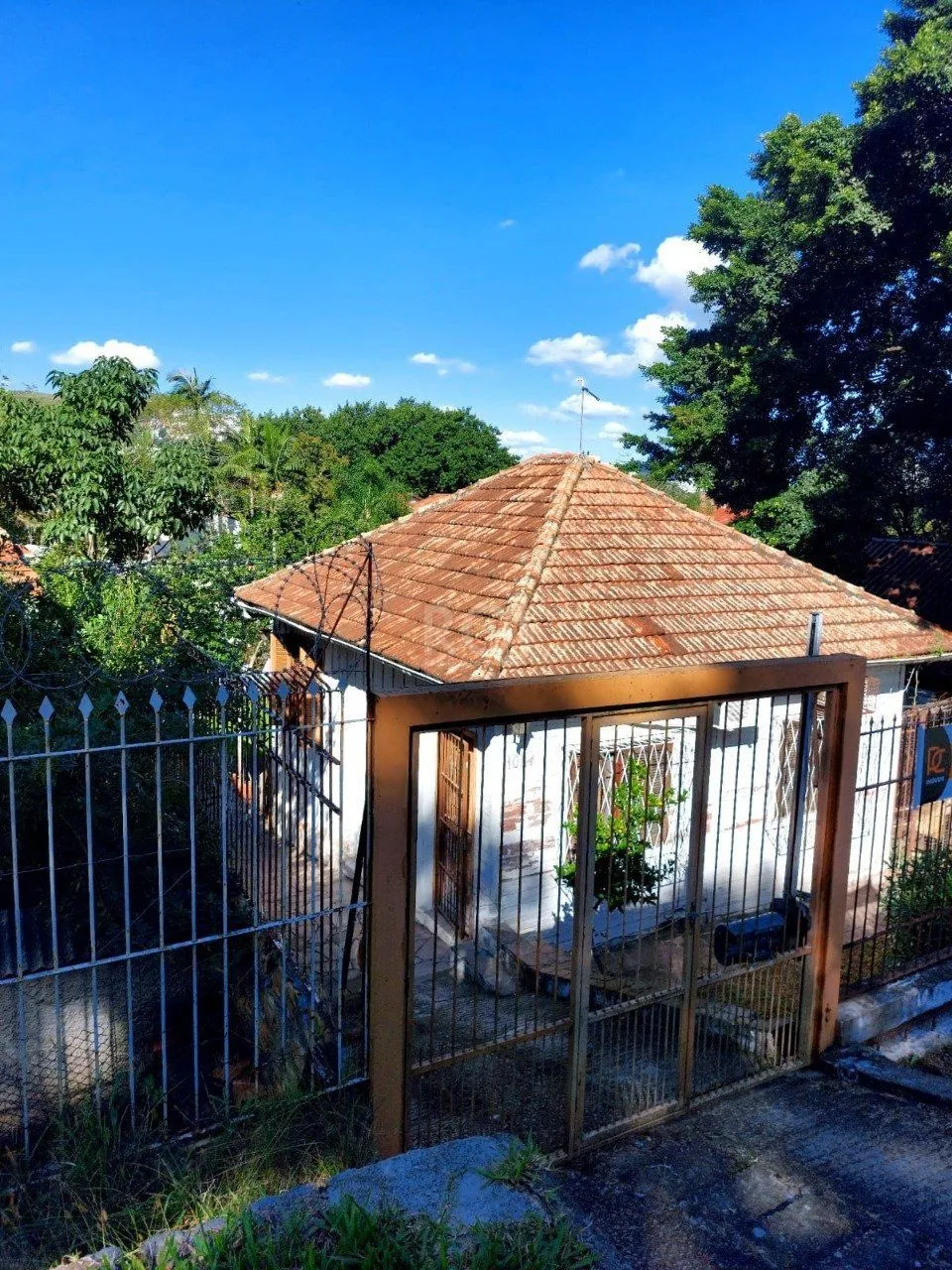 Imagem Terreno para Venda - 484m², 0 dormitórios, Cristal, Porto Alegre