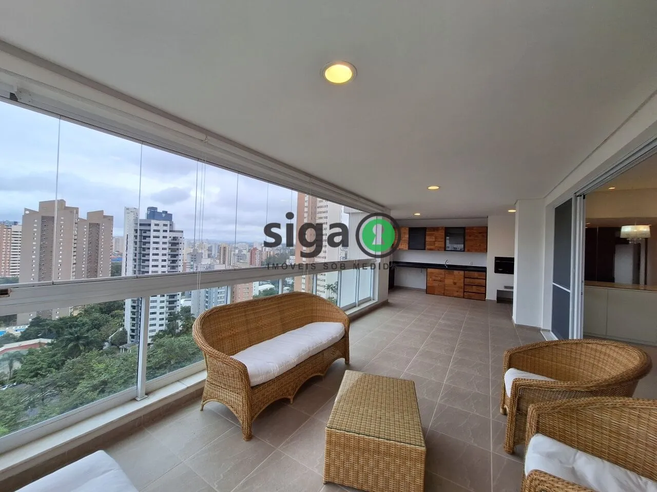 Imagem Apartamento com 4 Dormitórios, 4 vagas, 281m2 à venda no Panamby.