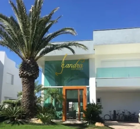 Imagem Casa condomínio com 05 suites e piscina aquecida