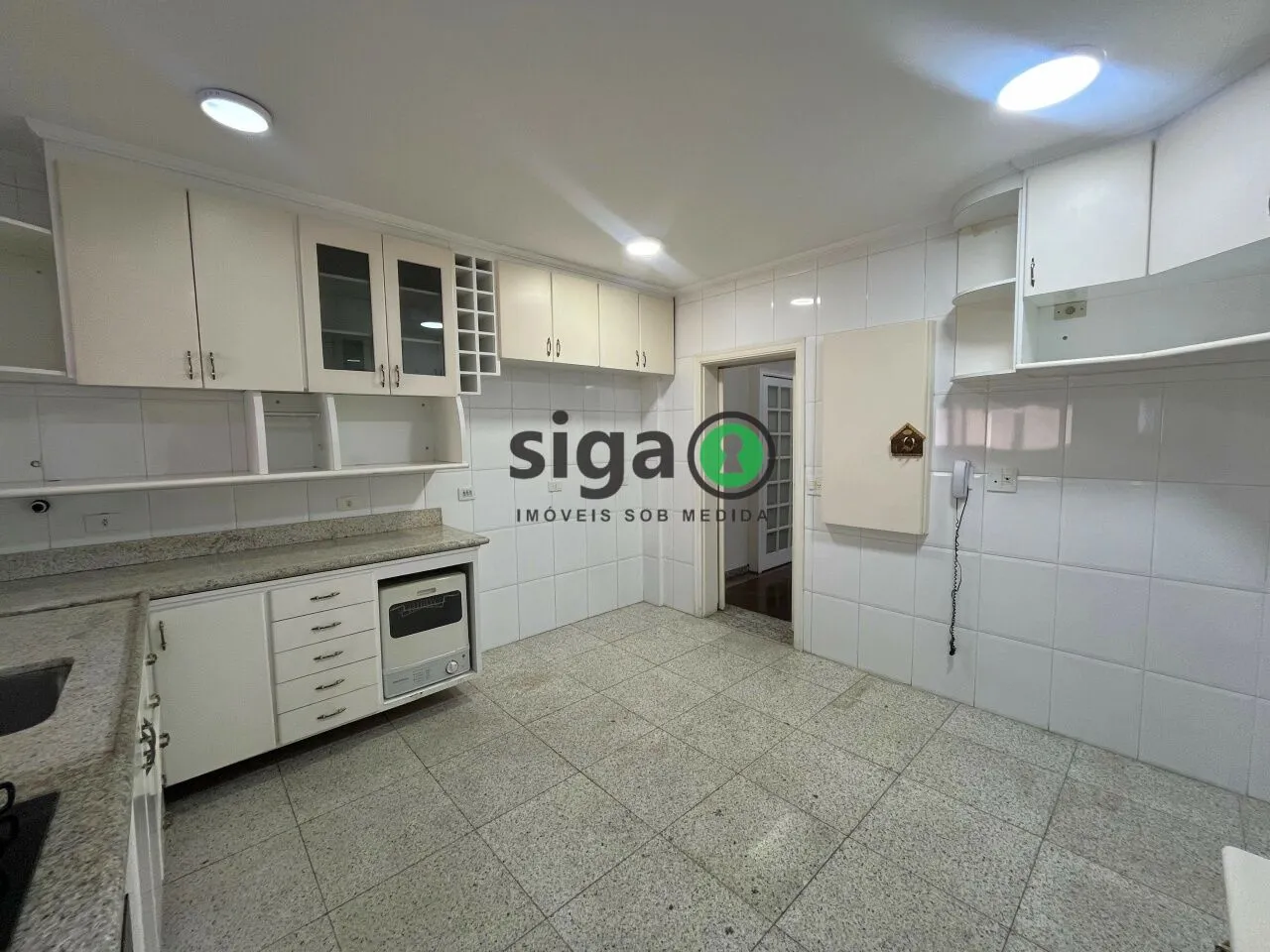 Imagem VENDA DE APARTAMENTO DE 176M2 NA VILA MARIANA COM 4 DORMITORIOS E 3 VAGAS GARAGEM