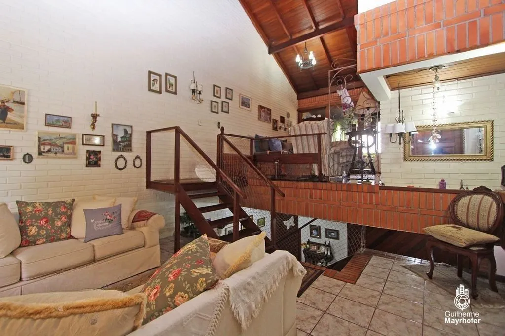 Imagem Casa para Venda - 3 dormitórios, sendo 1 suites, 2 vagas - São Caetano