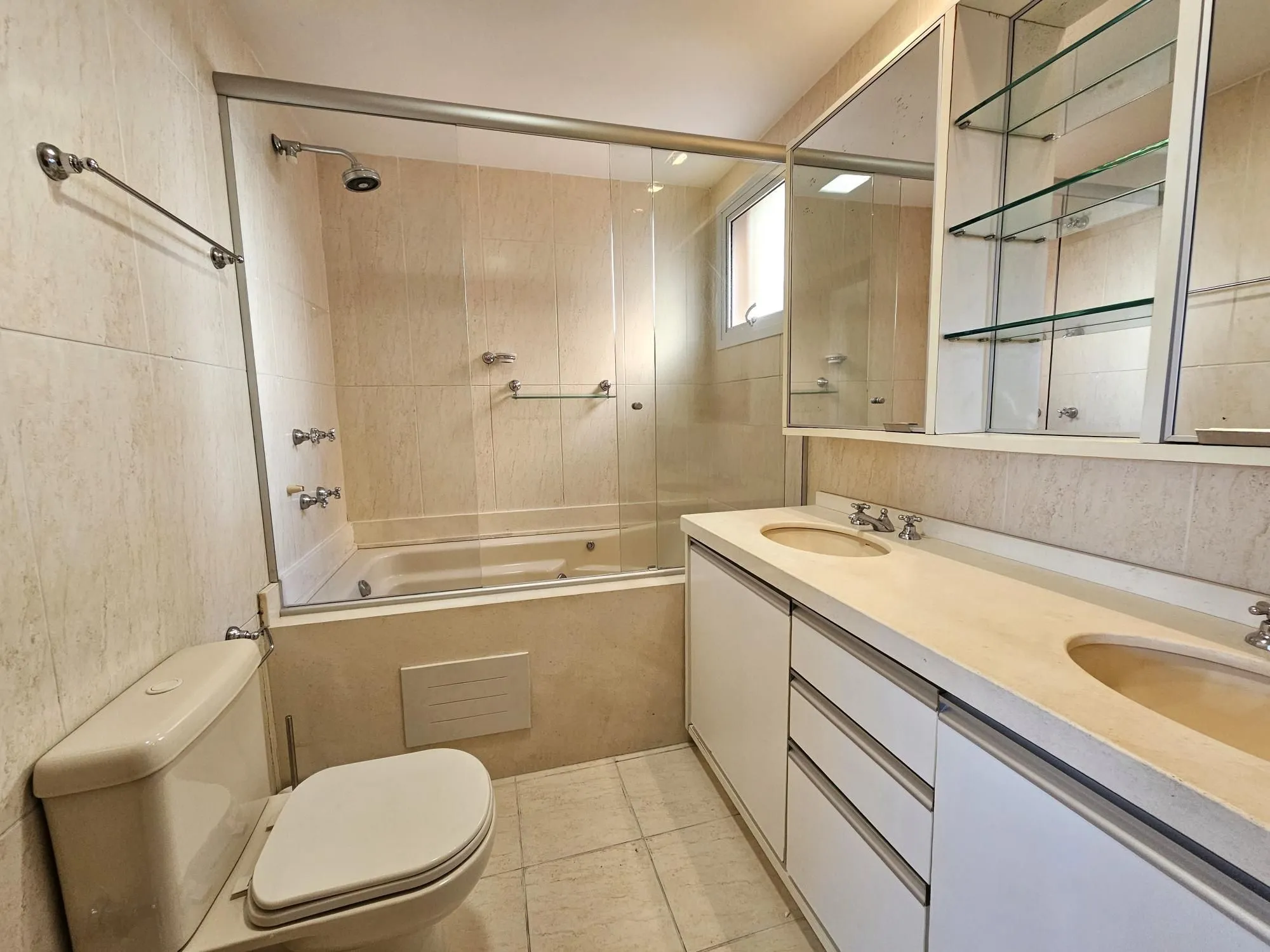 Imagem Apartamento 3 suítes na frente do Parque Germânia