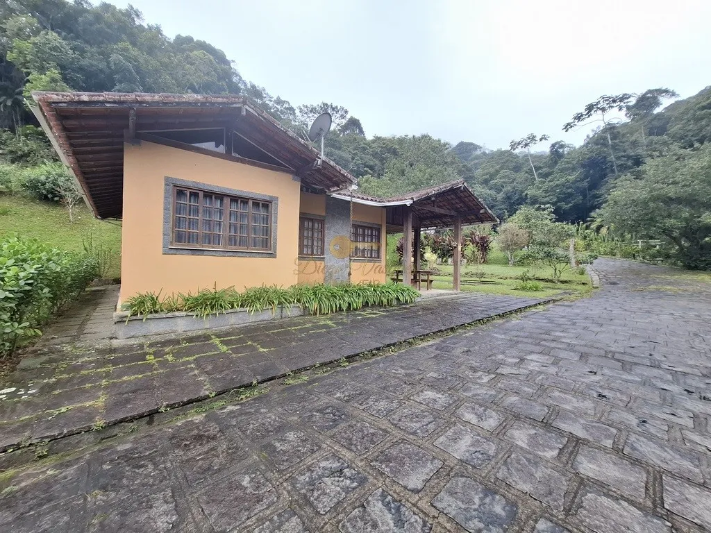 Imagem Casa em Condomínio para Venda em Teresópolis / RJ no bairro Canoas