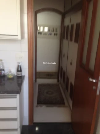Imagem Luxuoso apartamento de 5 quartos com 5 suítes no Campo Belo, São Paulo-SP: 3 salas, 5 banheiros, 4 vagas e 447m² de área.