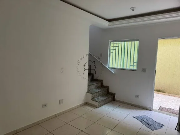 Imagem Venha morar nessa incrível casa com 2 quartos, perfeita para você e sua família! Com uma ampla sa...