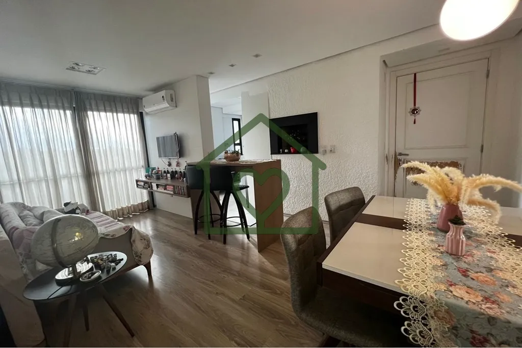Imagem Descubra o charme e a conveniência deste aconchegante apartamento situado no coração de Porto Ale...