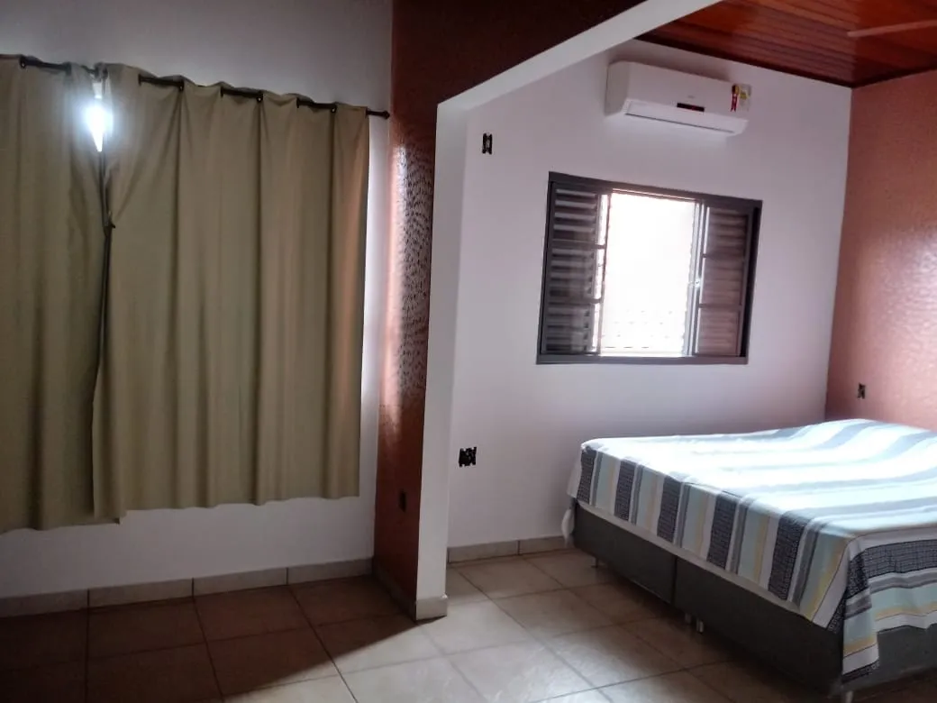 Imagem Casa à venda 4 Quartos, 2 Suites, 2 Vagas, 250M², Loteamento Residencial Andrade, Pindamonhangaba - SP