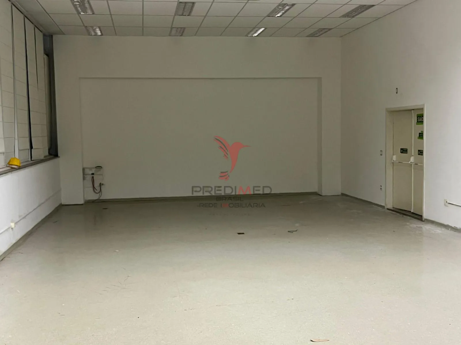 Imagem Vendo excelente Prédio COMERCIAL/INDUSTRIAL em condomínio fechado com total segurança 24 h
