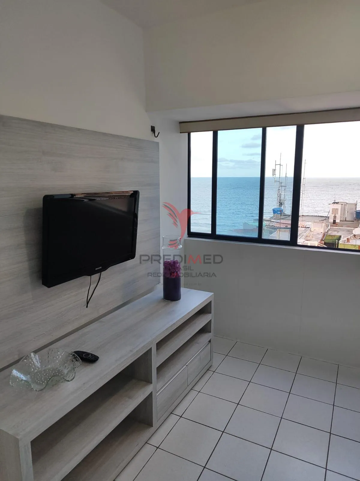 Imagem Vende-se flat Mobiliado ,super bem localizada na praia de Boa Viagem. Recife