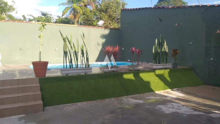 Imagem Casa na Praia de Boracéia poucos metros do mar