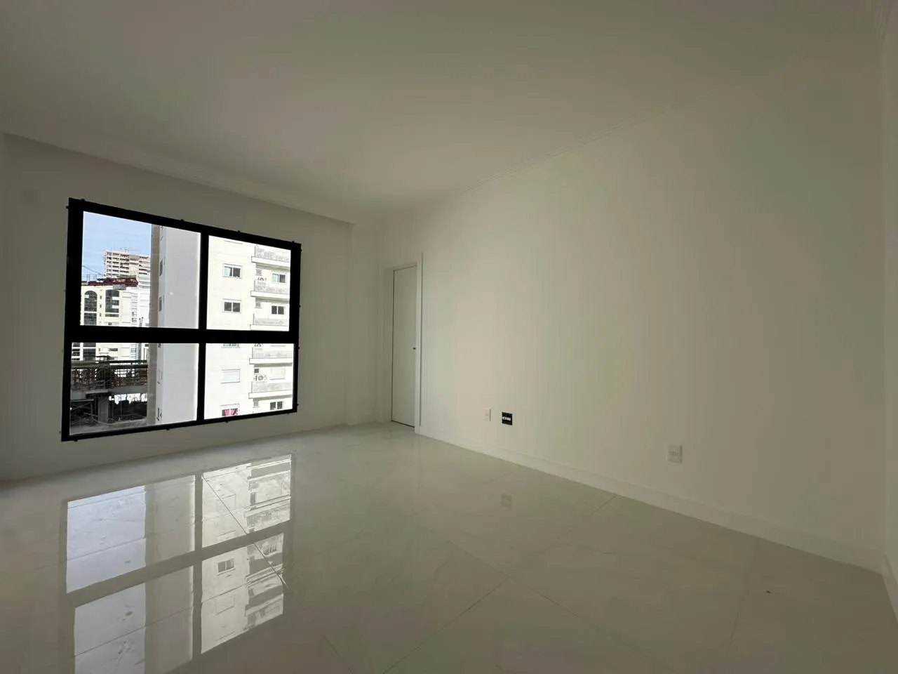 Imagem Apartamento à venda com 168m2 por R$ 2.800.000,00