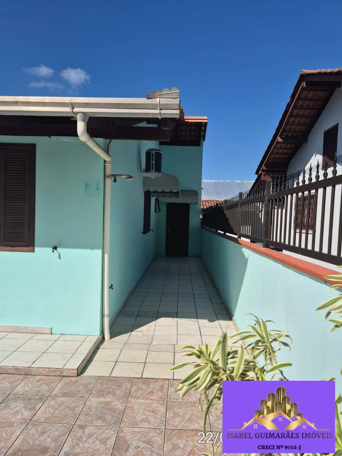 Imagem Alugo Casa Mobiliada, 04 quartos, 02 banheiros, no Centro de Navegantes