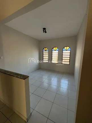 Imagem Casa disponível para locação em Campinas, ideal para quem busca praticidade e qualidade de vida. ...