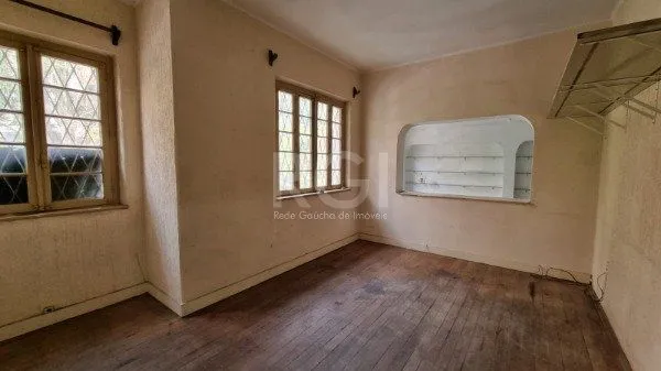 Imagem Casa para Venda - 200m², 2 dormitórios, 1 vaga - Moinhos de Vento