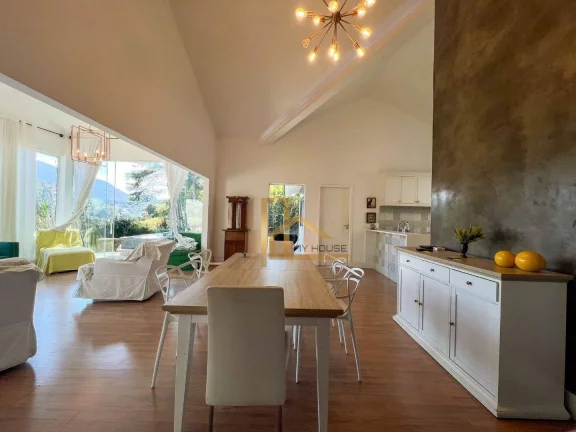 Imagem Casa Linear com 3 quartos com terreno plano e lazer privativo.