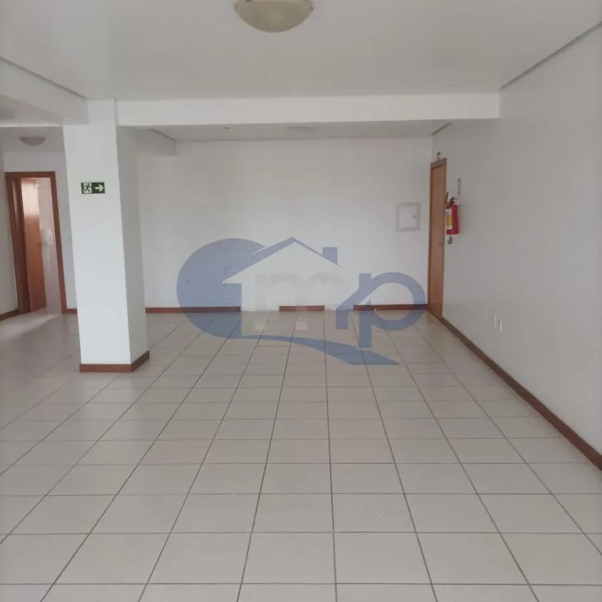 Imagem Sala comercial a venda com 94m² no centro de Torres/RS