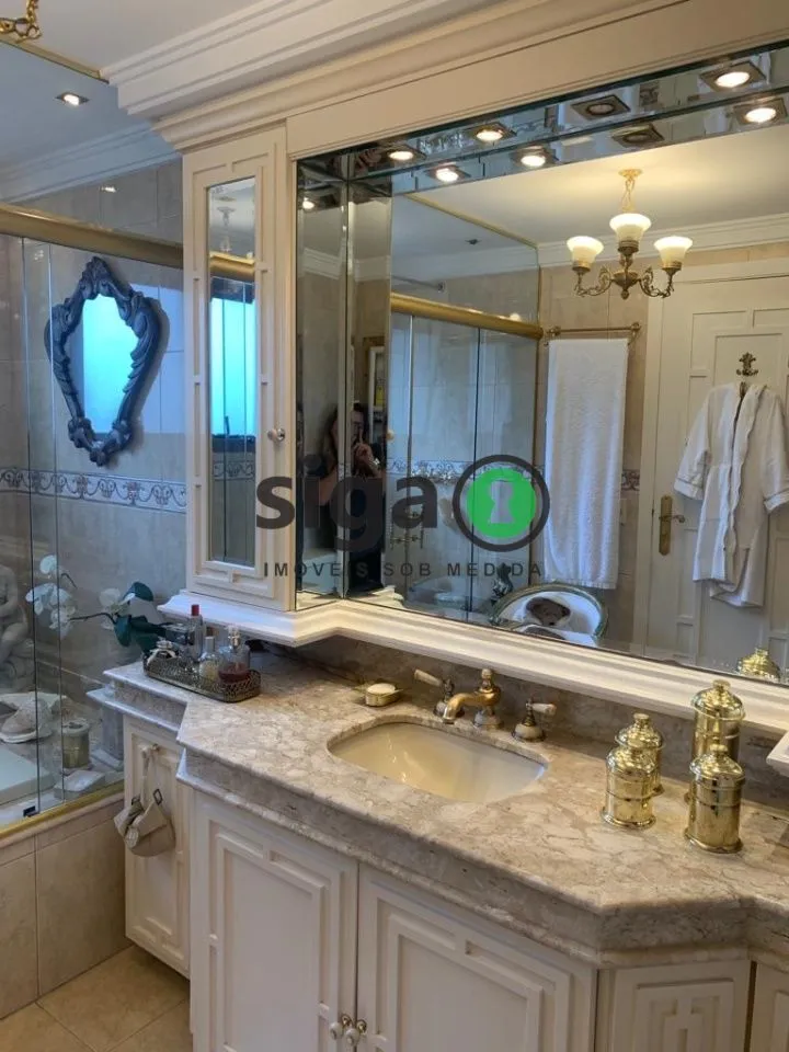 Imagem VENDE no Morumbi, na Vila Suzana, Apartamento de 3 suítes, 3 Vagas e Depósito