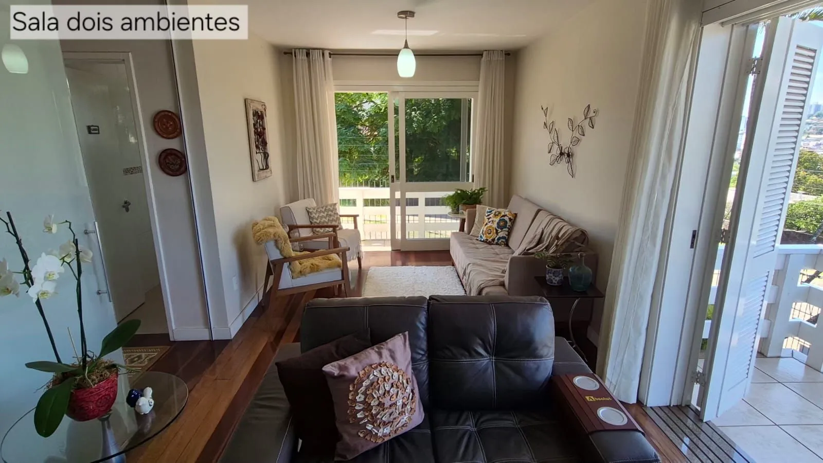 Imagem Excelente casa de 4 dormitórios, 1 suíte e 2 vagas em Novo Hamburgo.