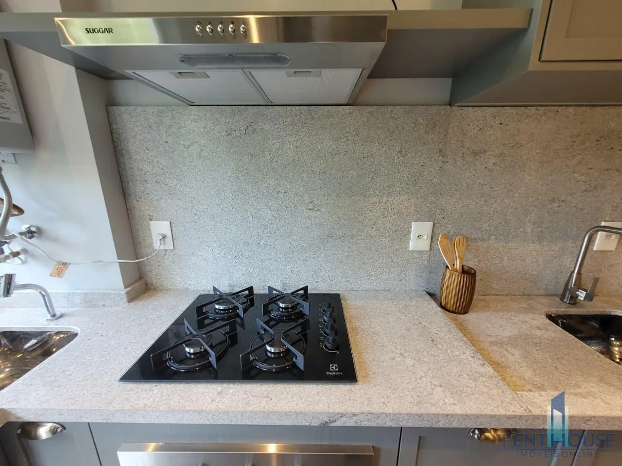 Imagem Apartamento Zona Central para Venda em Balneário Camboriú, Praia dos Amores, 2 dormitórios, 2 suítes, 2 banheiros, 1 vaga