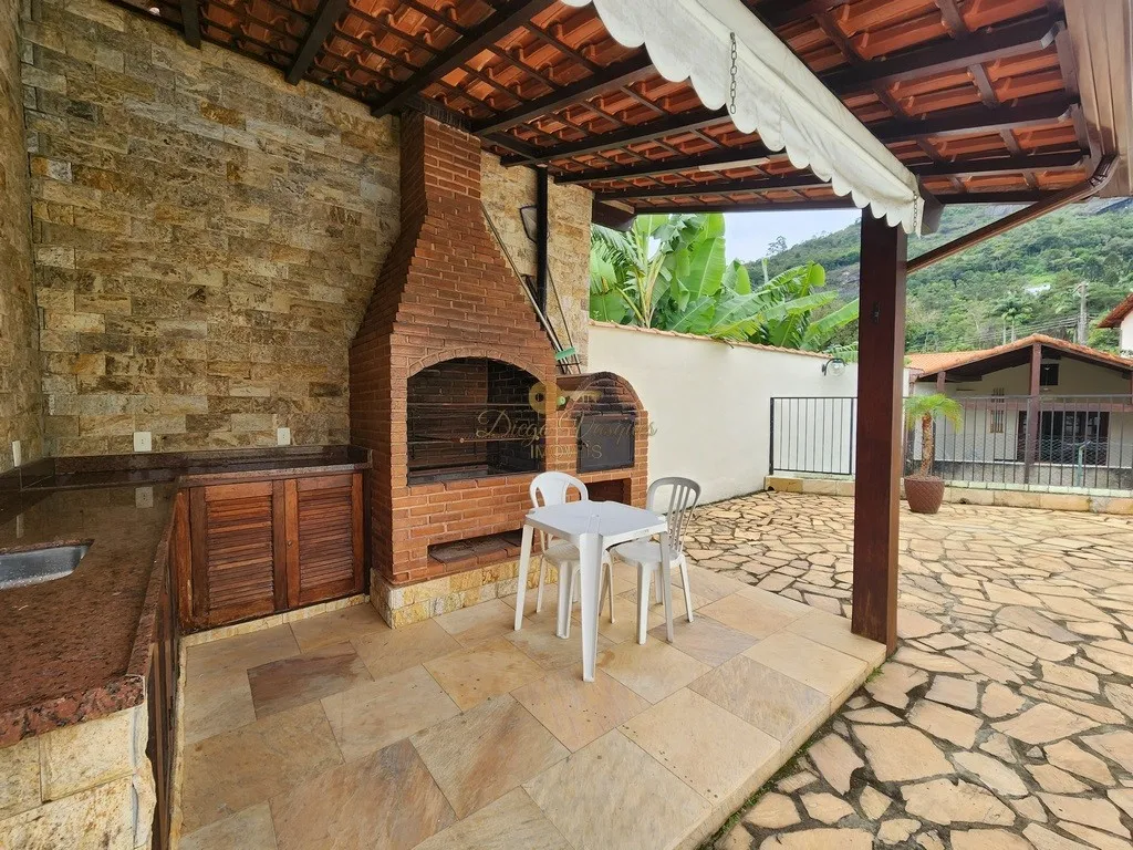 Imagem Casa em Condomínio para Venda em Teresópolis / RJ no bairro Parque do Imbui