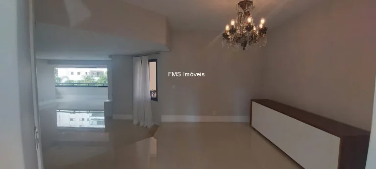 Imagem Imperdível: Apartamento de Luxo com 3 Suítes e 3 Vagas no Campo Belo, São Paulo-SP - 240m²!