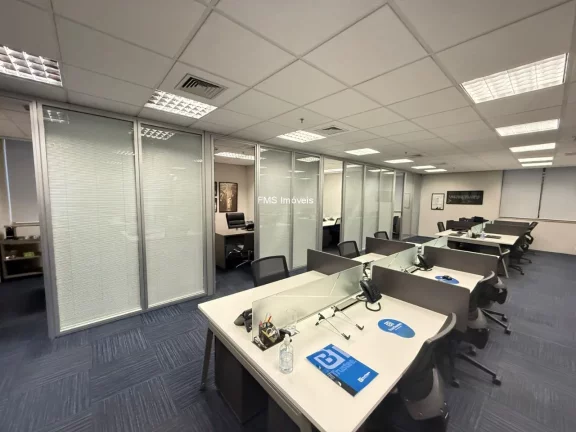 Imagem Aluguel de Conjunto mobiliado na Barra Funda, São Paulo-SP: 4 Banheiros, 8 Vagas, 323m² de Área