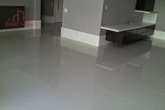 Imagem Lindo apartamento no Villaggio Panamby - 4 dorms - 260m² - 4Vagas
