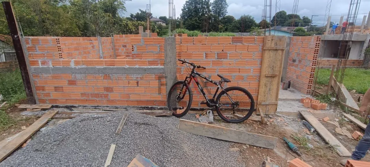 Imagem Casa à Venda em Construção no Bairro Santana com Terreno de 135m