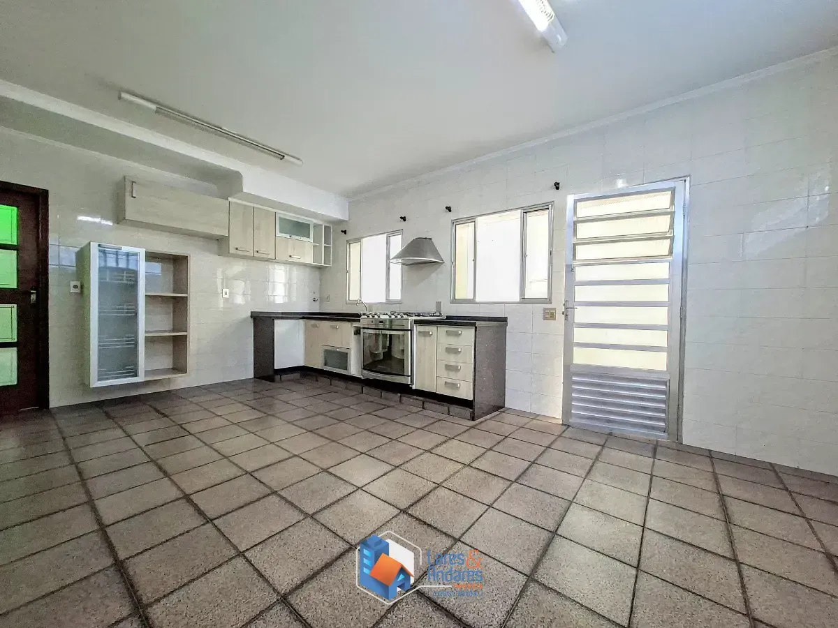Imagem Sobrado para venda em Chora Menino com 3 quartos, sendo 1 suíte, 187m²